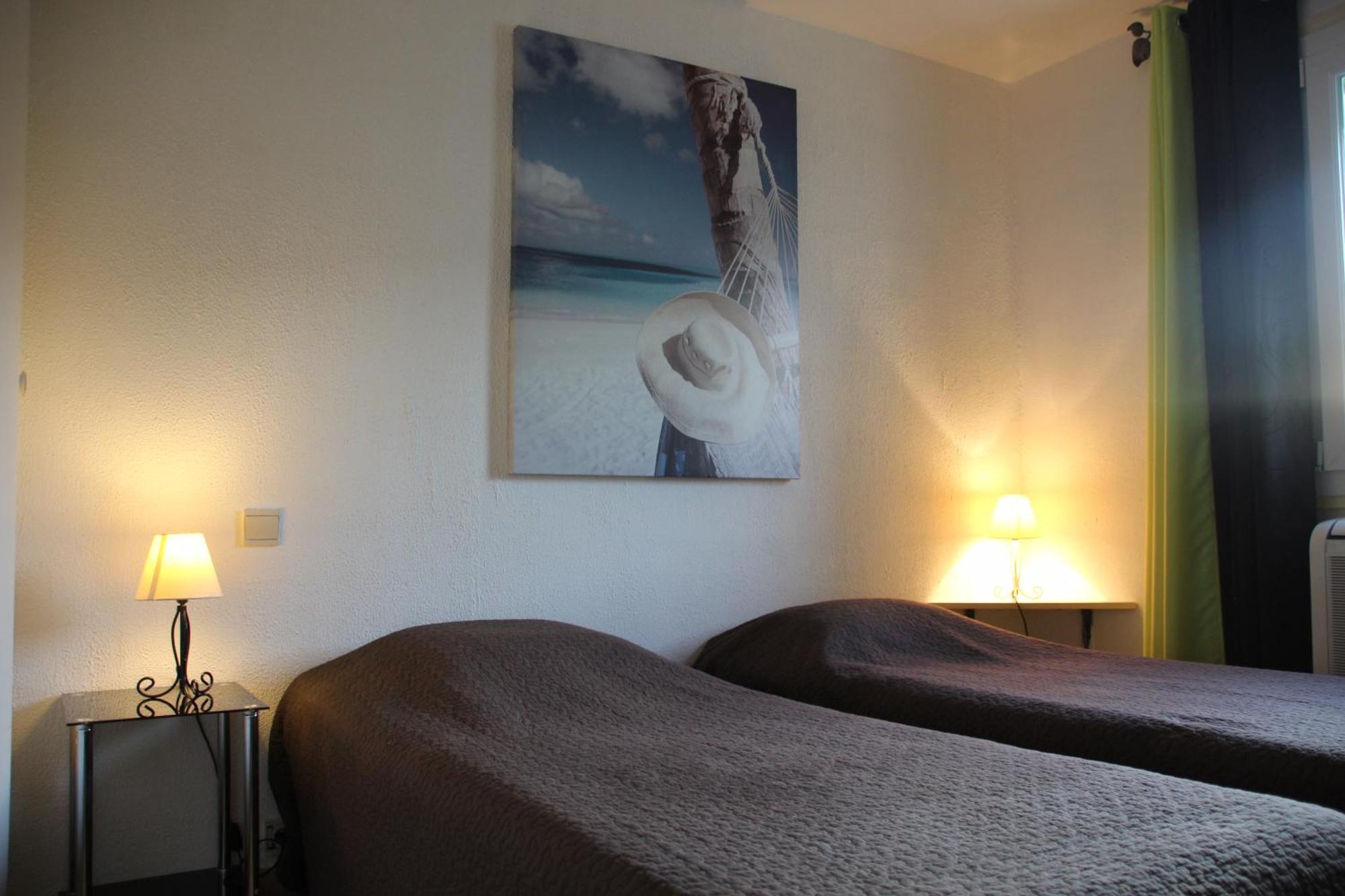 Auberge Des Toques Pégomas Room photo
